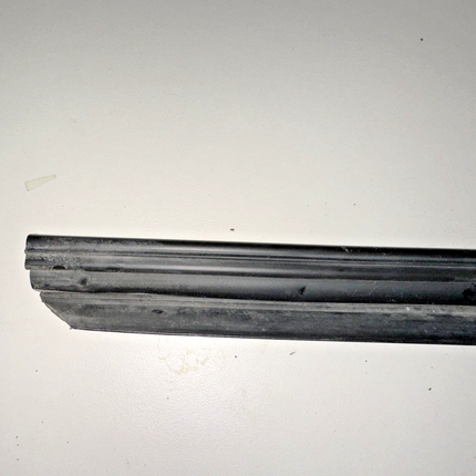 10-14 Ford Mustang Inner Inside Door Belt Weather Strip RH Passenger OEM