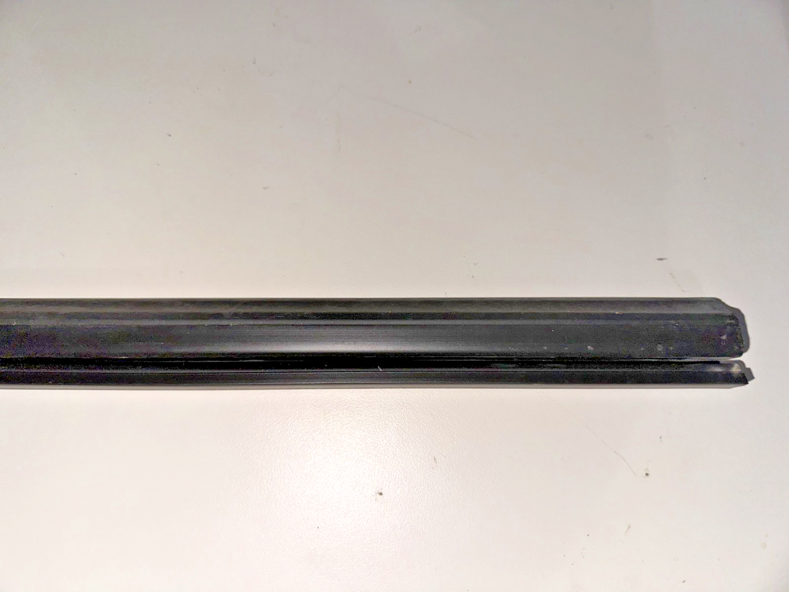 05-09 Ford Mustang Inner Door Belt Weather Strip RH Passenger OEM