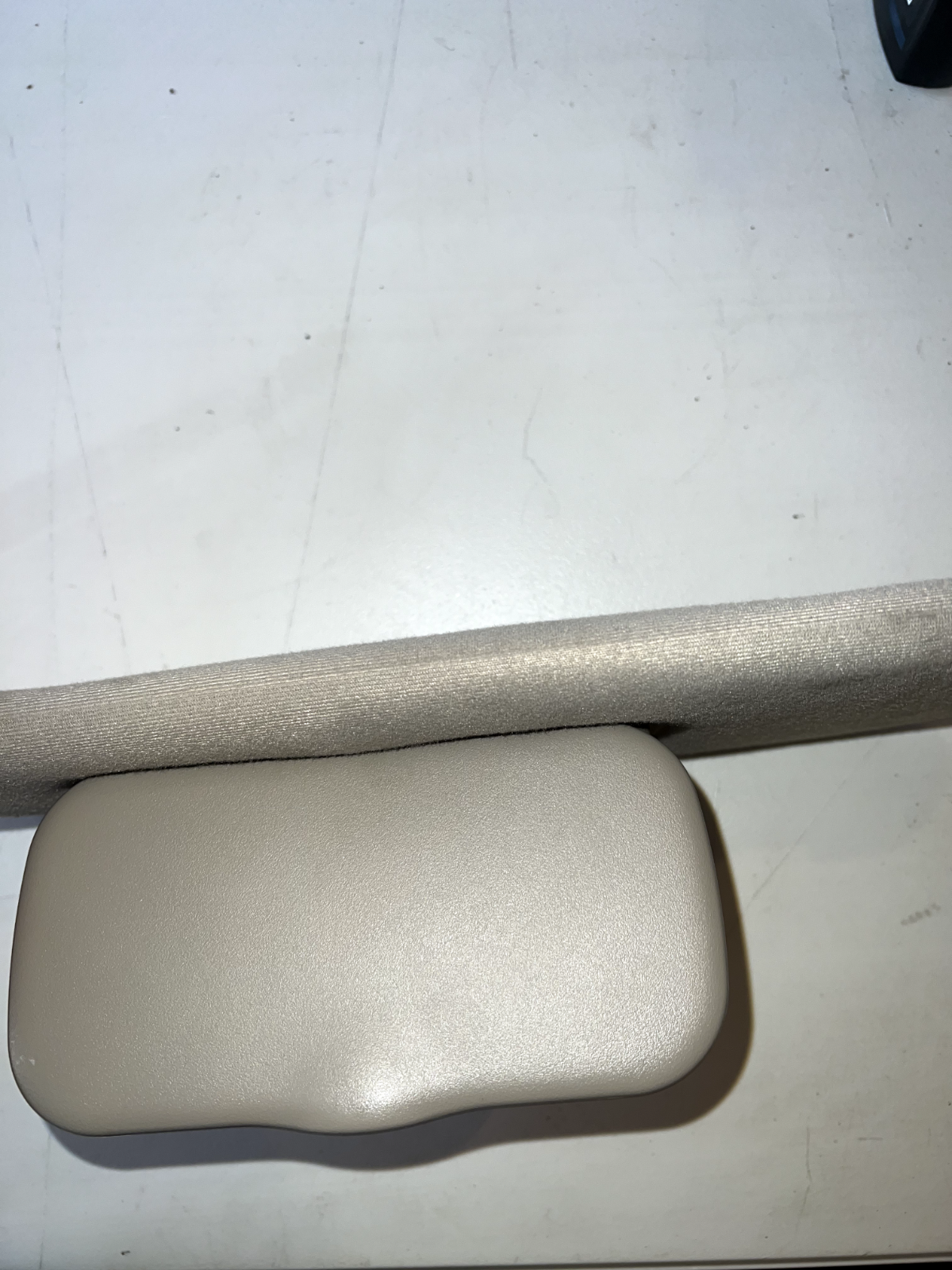 06-10 Ford Explorer  Mountaineer LH Driver Sun Visor With Light OEM Tan