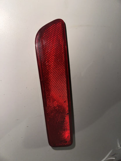 05-09 Ford Mustang Side Marker Light Reflector OEM Red RH Passenger