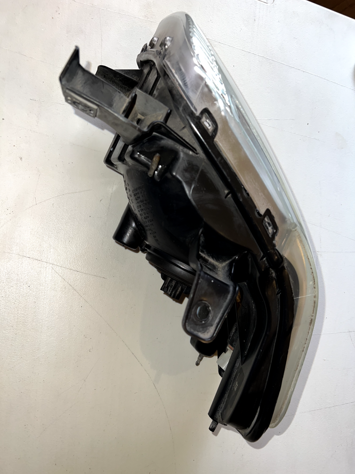 06-10 Ford Explorer Passenger Right Headlight Clear Background OEM With Bulbs