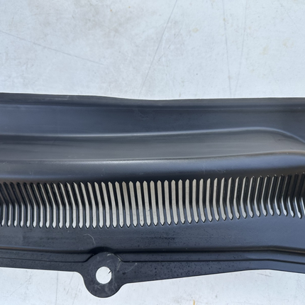 05-09 Ford Mustang LH & RH Driver Passenger Wiper Dash Top Cowl Grille Vent OEM