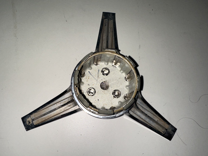 05-09 Ford Mustang 3-bar Spinner Wheel Chrome Center Cap Ford Logo OEM
