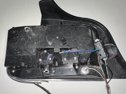 05-09 Ford Mustang LED Tail light With Wiring RH Passenger DAMAGED