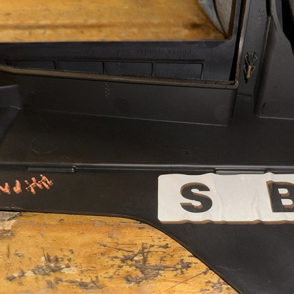 05-09 Ford Mustang Front Center Floor Console Charcoal Black OEM NO CONSOLE LID