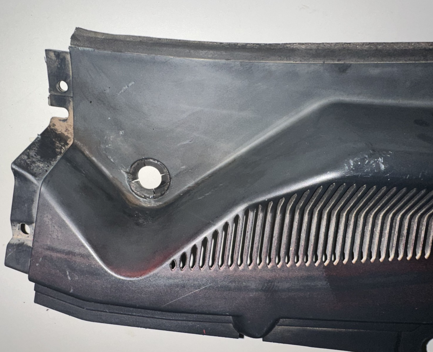 05-09 Ford Mustang LH & RH Driver Passenger Wiper Dash Top Cowl Grille Vent OEM