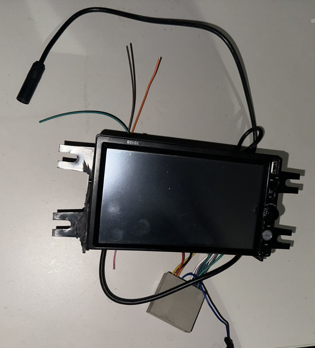 05-09 Ford Mustang Aftermarket Touchscreen Radio Unknown Brand Pre-Wired