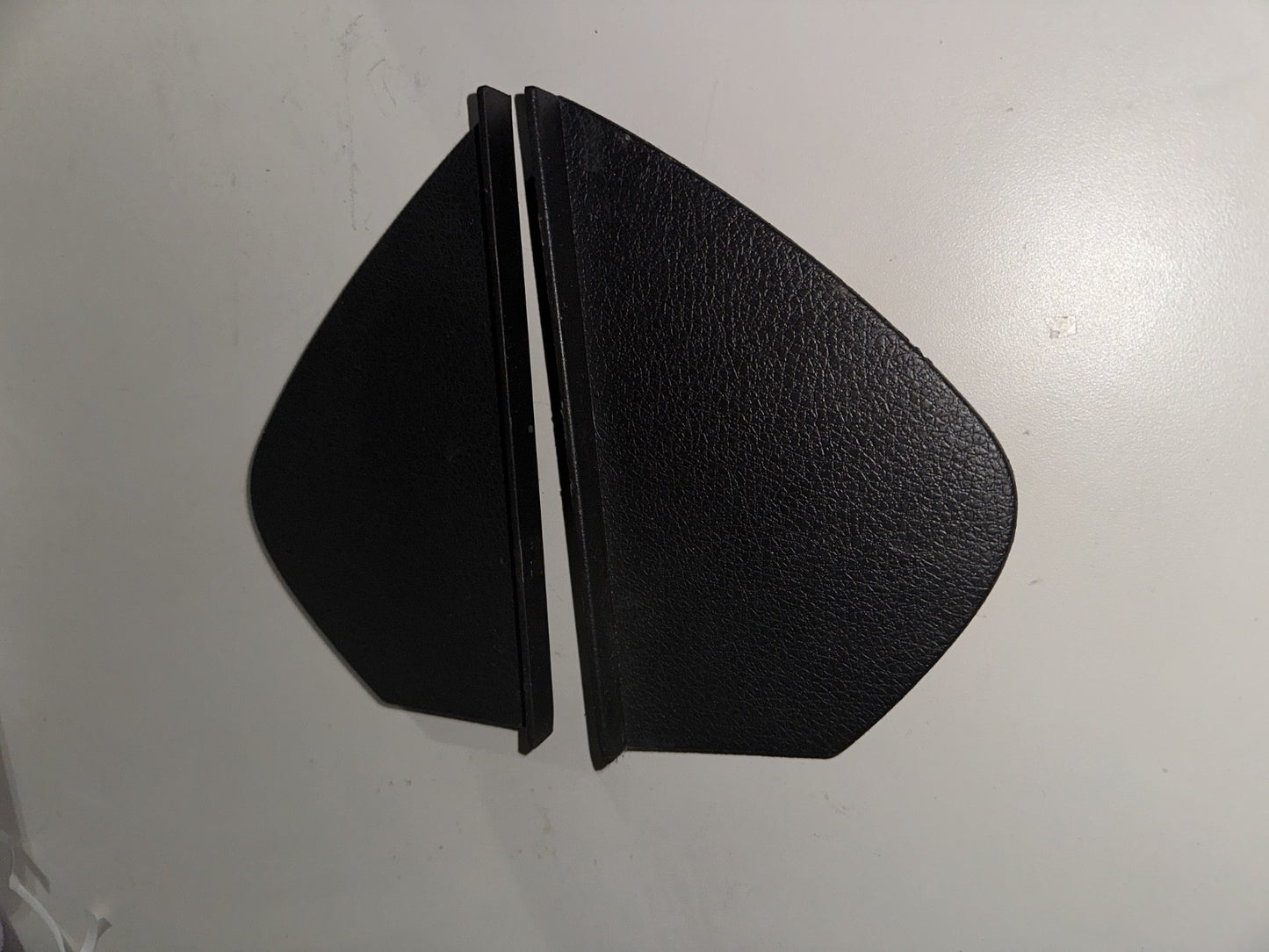 05-09 Ford Mustang Side Dash Panels Trim Black Pair LH RH 4R3X-6304480-AB