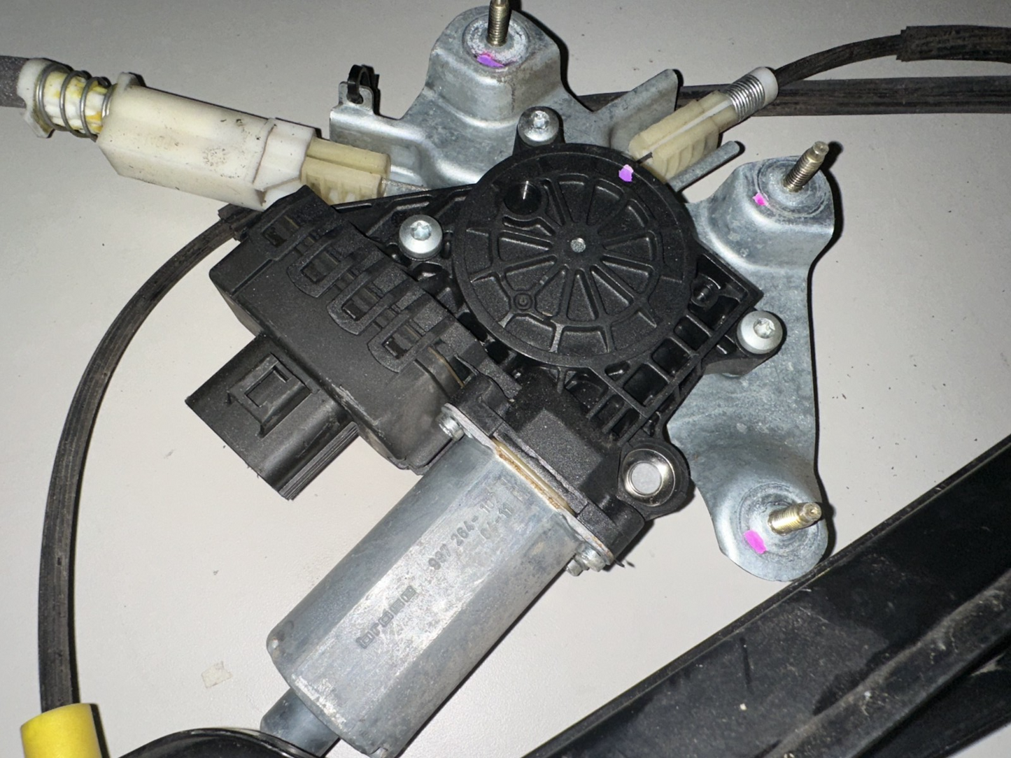 05-09 Ford Mustang Coupe Door Passenger Right RH Window Regulator With Motor OEM