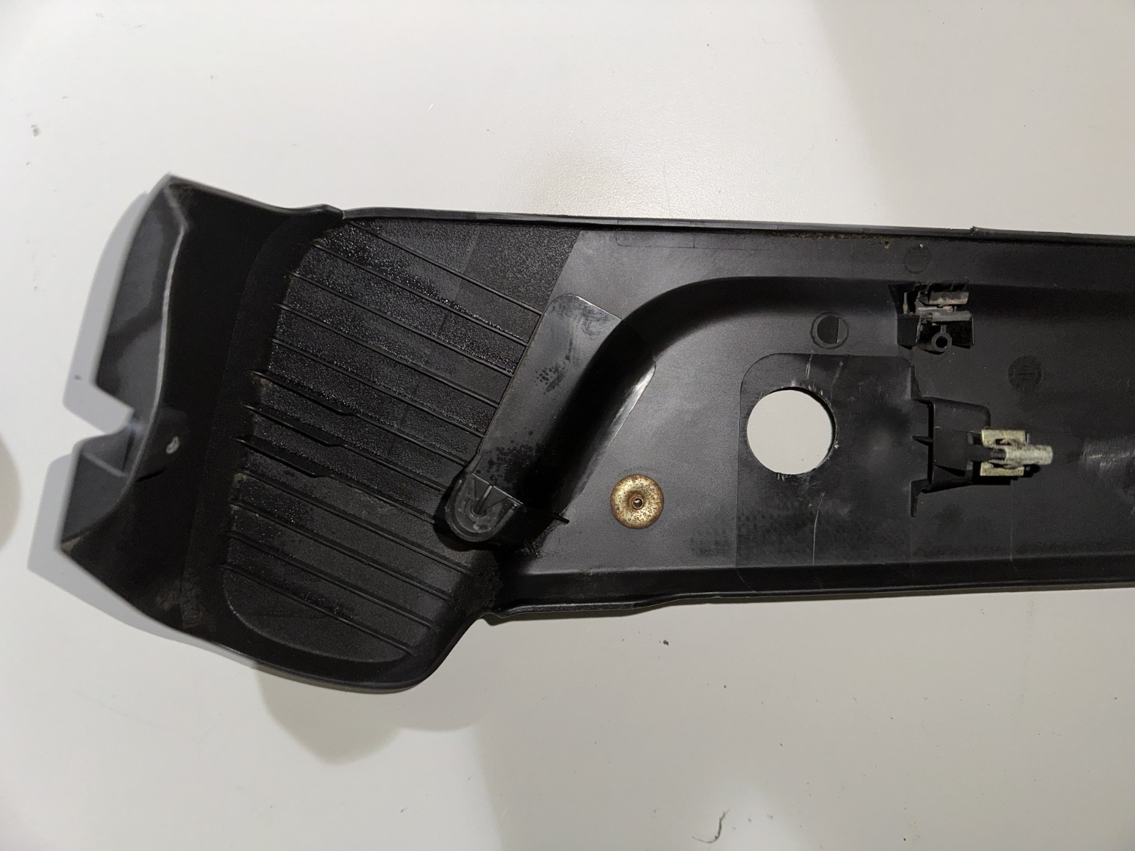 05-08 Ford Mustang Front Passenger Side RH Seat Trim Bezel Panel OEM