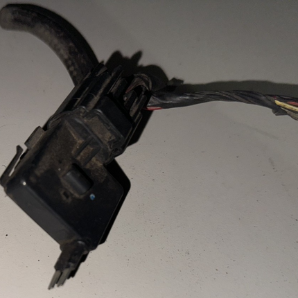 05-09 Ford Mustang Misc. Connector Plug Clip OEM W/ Wires