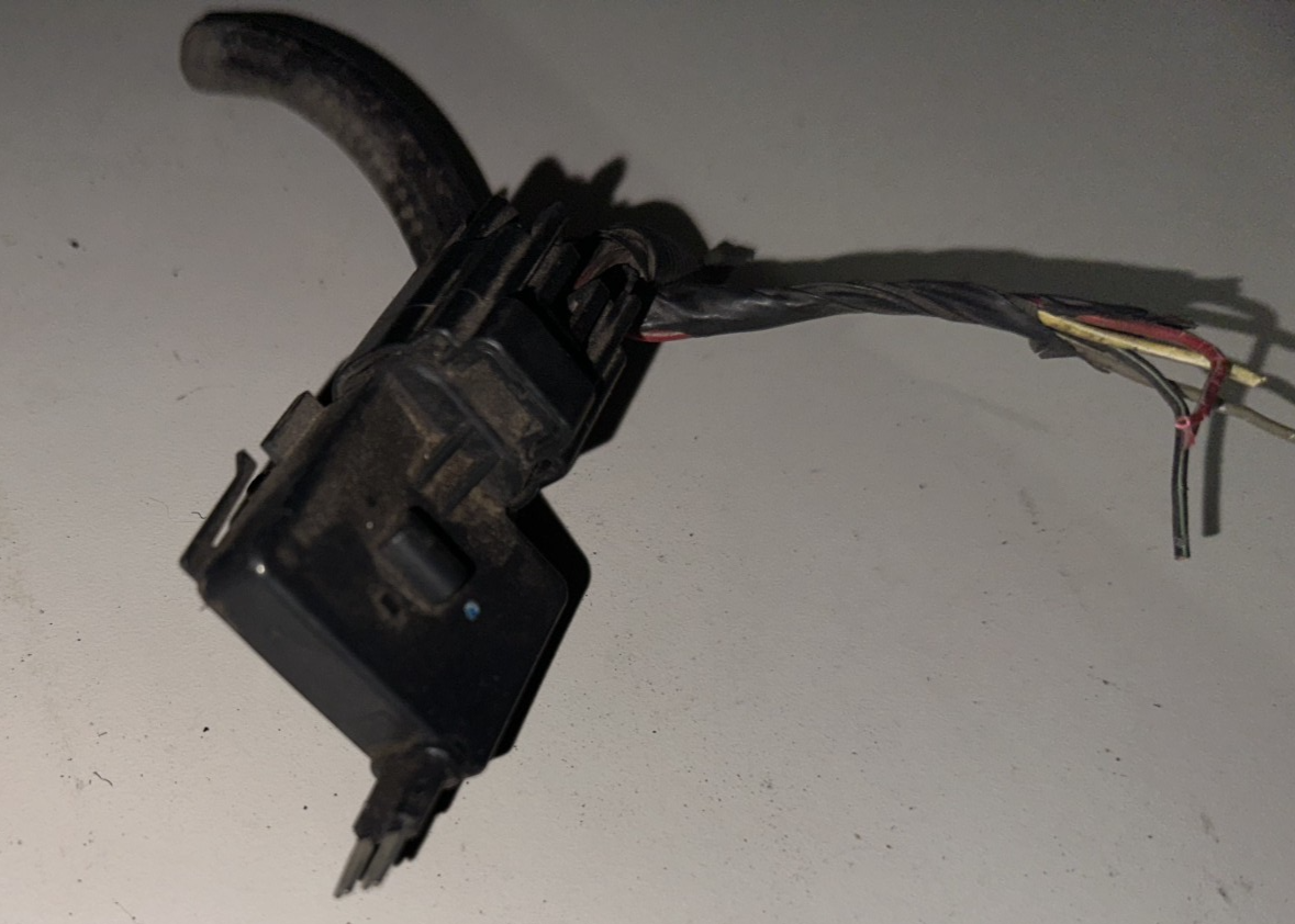 05-09 Ford Mustang Misc. Connector Plug Clip OEM W/ Wires