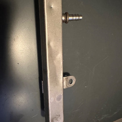 05-07 Ford Mustang 4.6 3V GT OEM Injector Fuel Rail Bare Pair