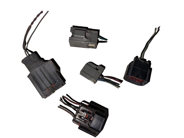 05-06 Ford Mustang Eletrical Connectors Plugs Clips OEM W/ Wires Misc.