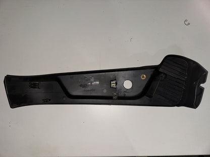 05-08 Ford Mustang Front Passenger Side RH Seat Trim Bezel Panel OEM