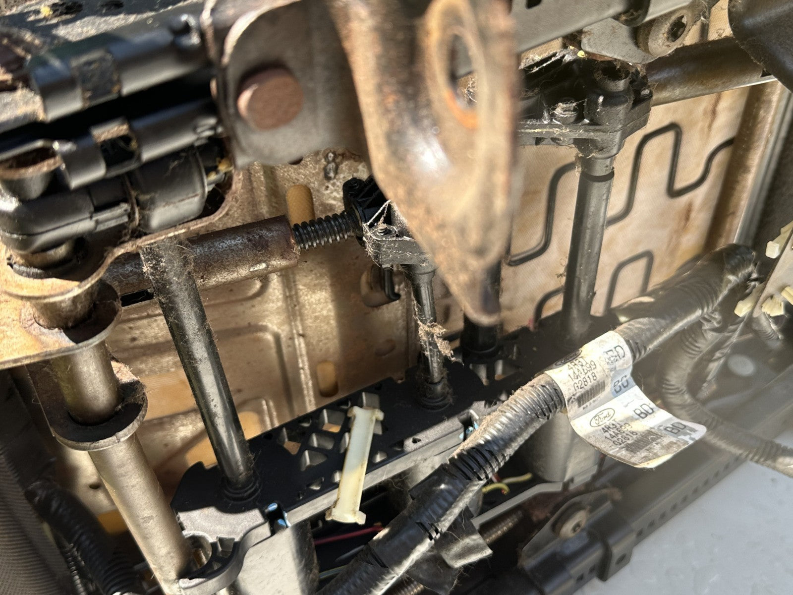 05-09 Ford Mustang 6 Way Power Seat Track Driver LH OEM W/ Seat Base V6 Cloth