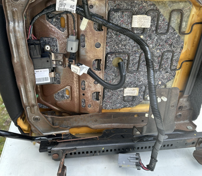 05-09 Ford Mustang 4 Way Manual Seat Track Passenger RH OEM W/ Seat Base Cloth