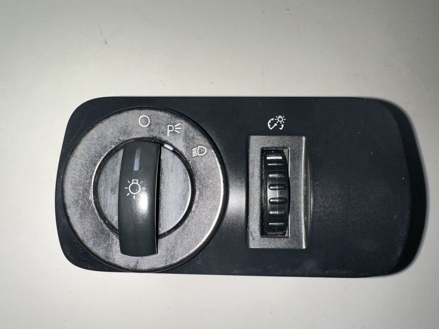 05-09 Ford Mustang Base Headlight Switch NON-Foglight Switch Control OEM