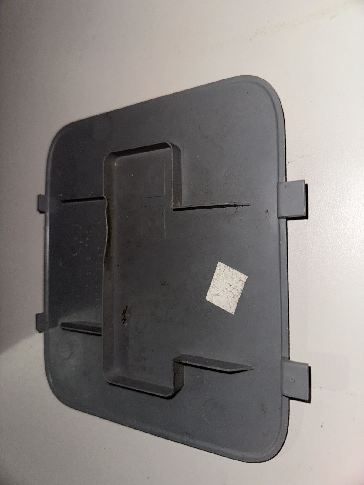 05-09 Ford Mustang Passenger Lower Dove Grey Fuse Box Cover Trim OEM