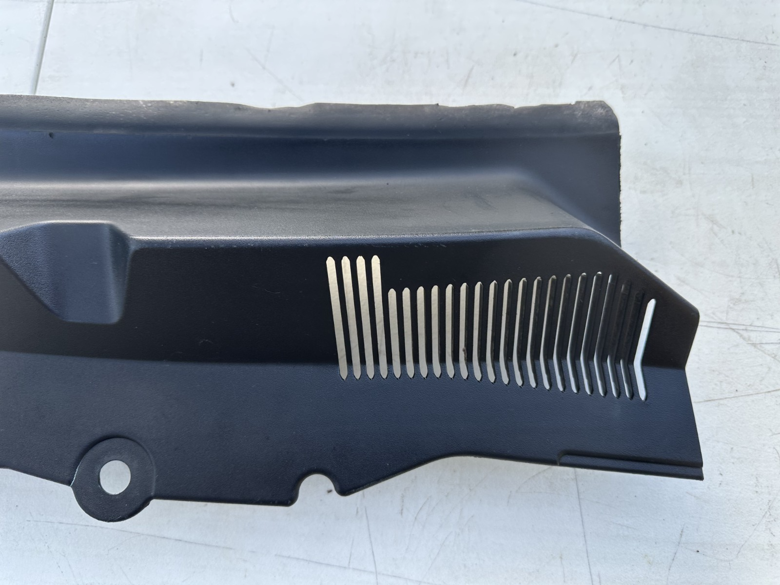 10-14 Ford Mustang LH & RH Driver Passenger Wiper Dash Top Cowl Grille Vent OEM