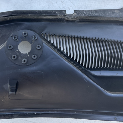 05-09 Ford Mustang LH & RH Driver Passenger Wiper Dash Top Cowl Grille Vent OEM