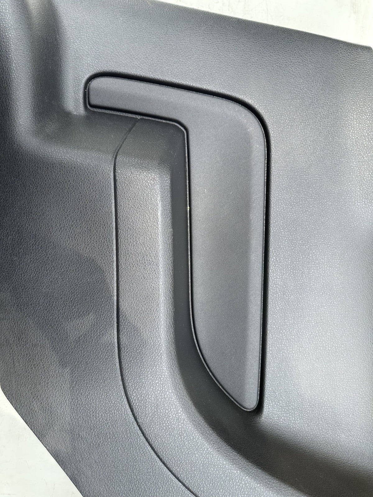 05-09 Ford Mustang Rear Quarter Trim OEM Charcoal Black RH Passenger