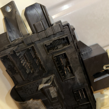 10-14 Ford Mustang Body Control Module A/T V6 BCM Coupe Fuse Panel OEM