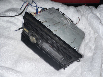 05-09 Ford Mustang JVC Radio KD-R540 Wired Plug and Play For Shaker 500