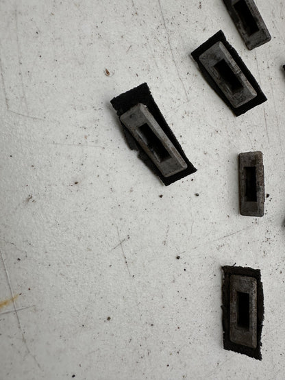 05-14 Ford Mustang Wiper Cowl Clips Retainers Grommets OEM