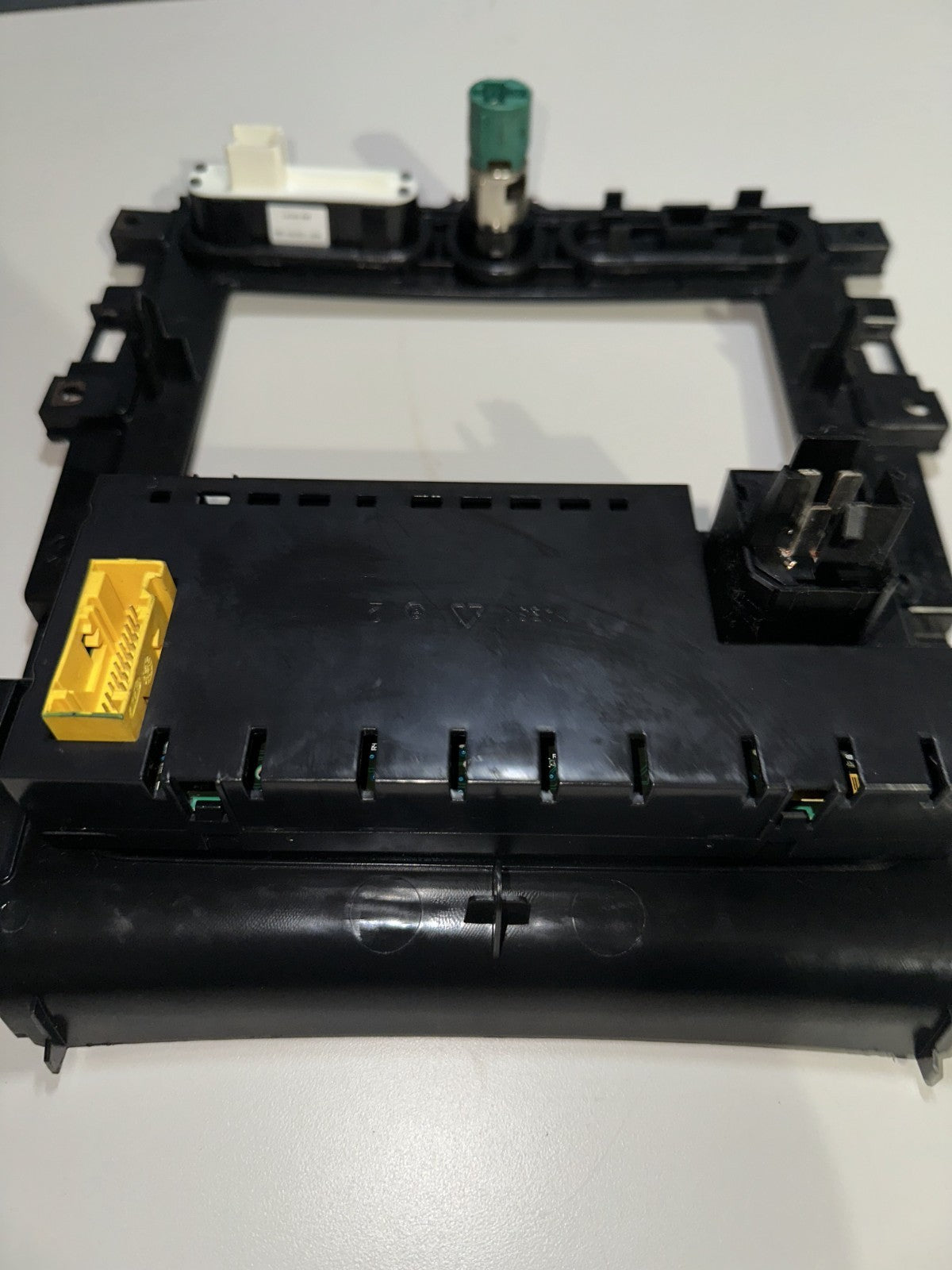 05-09 Mustang Climate Control Panel A/C Heater With Trim Bezel W/ Buttons OEM