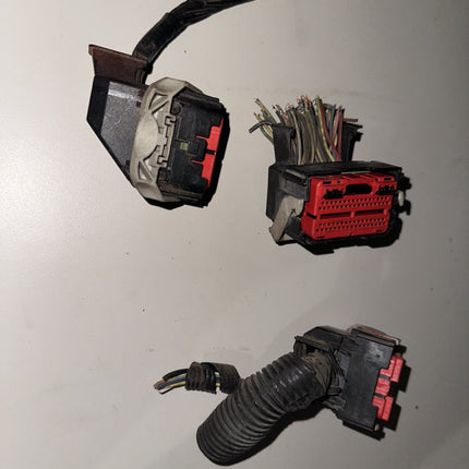 05-06 Ford Mustang ECU ECM PCM Connectors Computer Plug Ins OEM W/ Wires