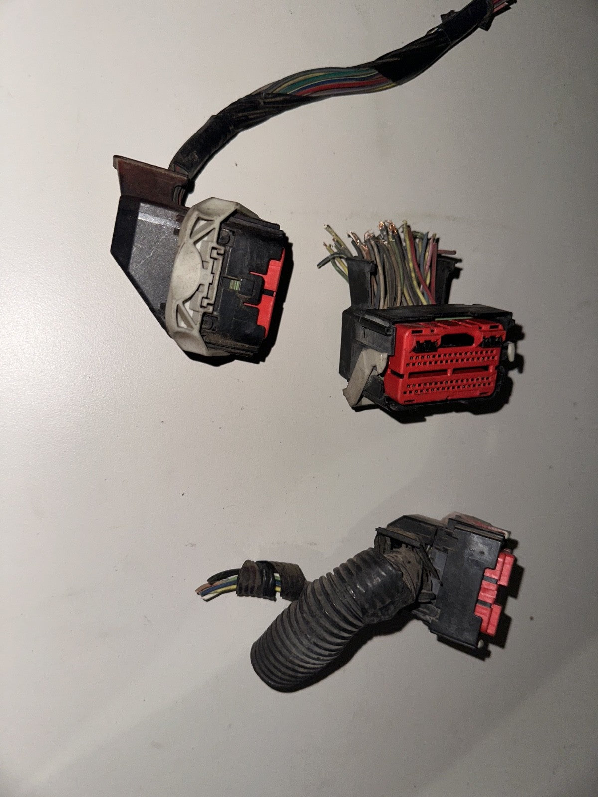 05-06 Ford Mustang ECU ECM PCM Connectors Computer Plug Ins OEM W/ Wires