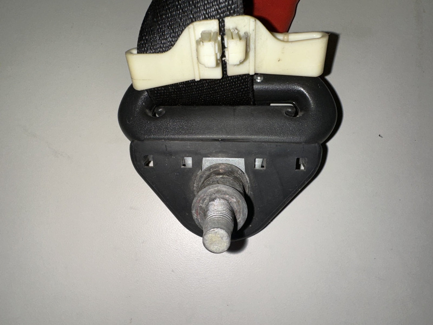 05-06 Ford Mustang Passenger Right RH Front Seatbelt With Trim OEM Black Belt