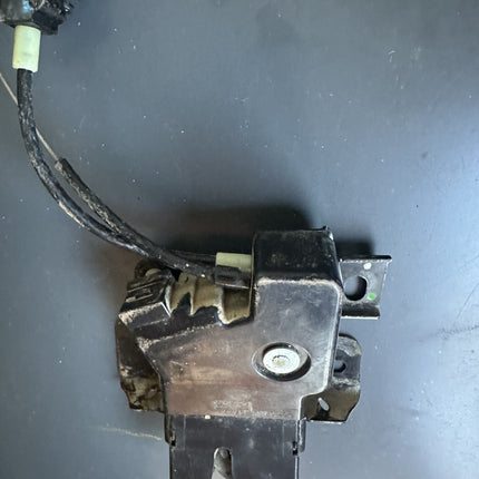 05-09 Ford Mustang Rear Trunk Latch OEM In Working Order