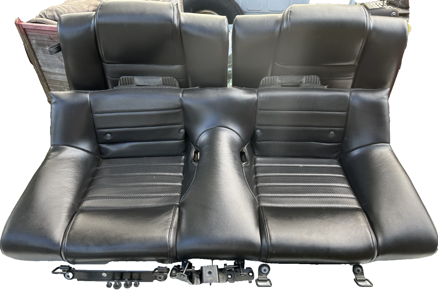 05-09 Ford Mustang Charcoal Black GT Leather Rear Seat Complete W/ Brackets OEM