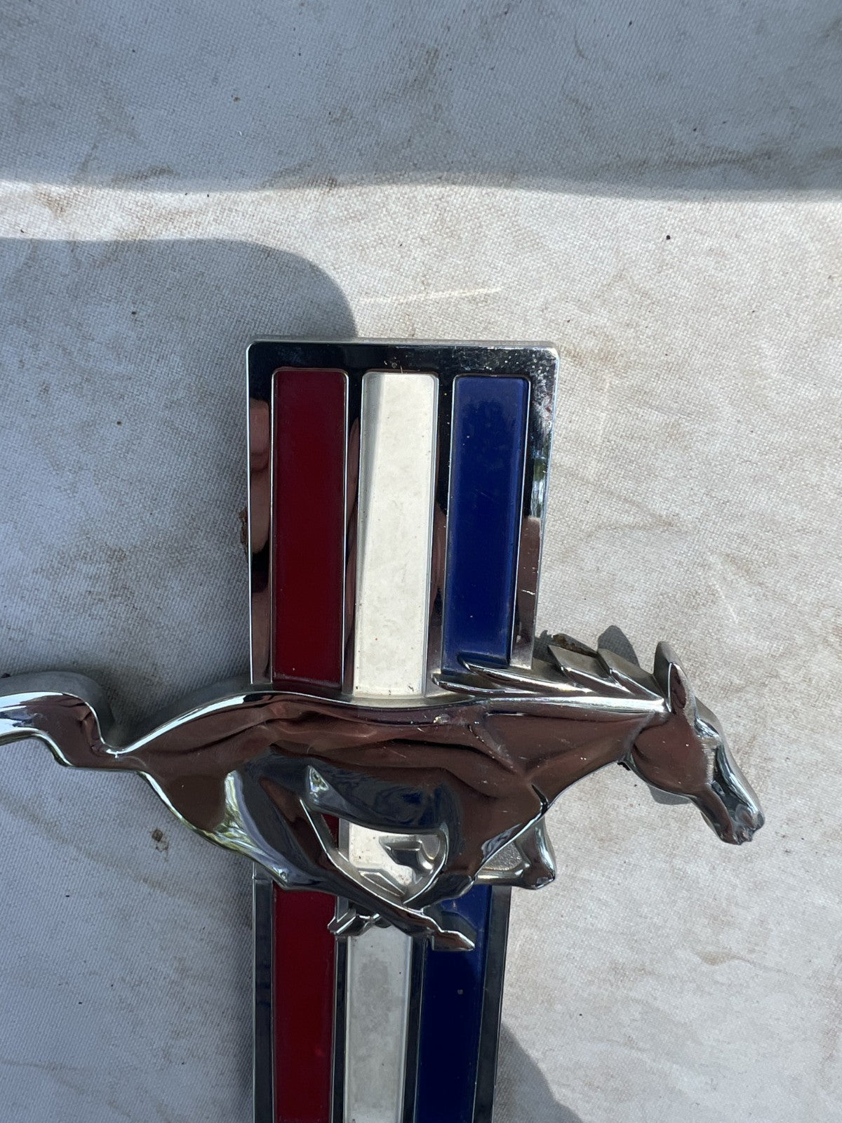 05-09 Ford Mustang V6 Horse Pony Fender Badges Prancing Horse OEM