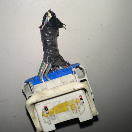 05-06 Ford Mustang BCM Connector Body Control Module Plug OEM W/ Wires