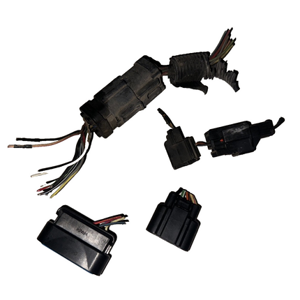 05-06 Ford Mustang Miscellaneous Eletrical Connectors Plugs OEM W/ Wires