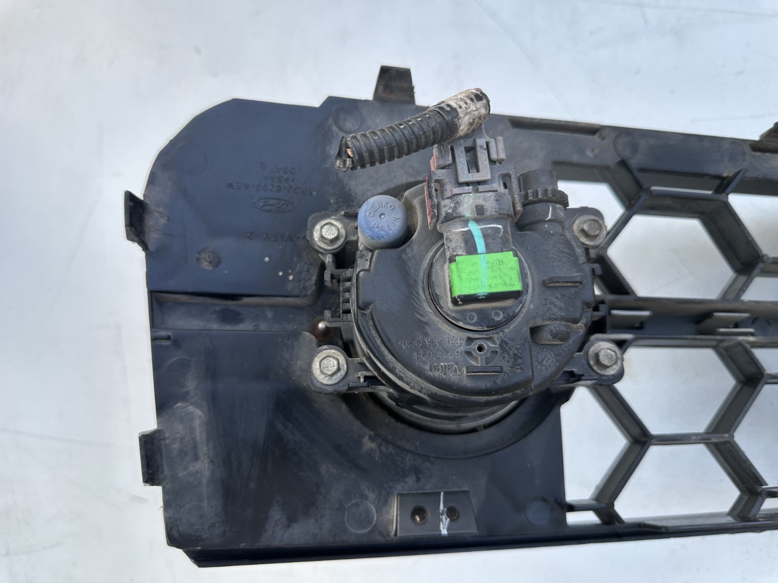 05-09 Ford Mustang Front Upper Grille Pony Package Edition With Fog Lights OEM