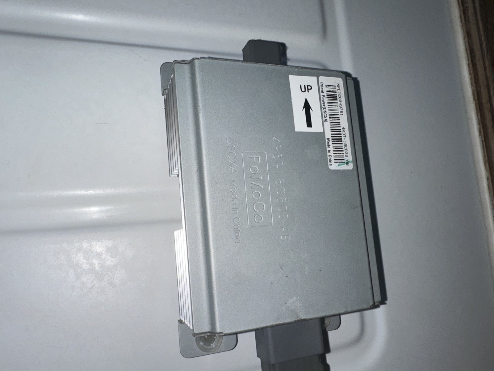 05-09 Ford Mustang Shaker 500 Small Amplifier OEM Ford 5R3T-18C808-AA