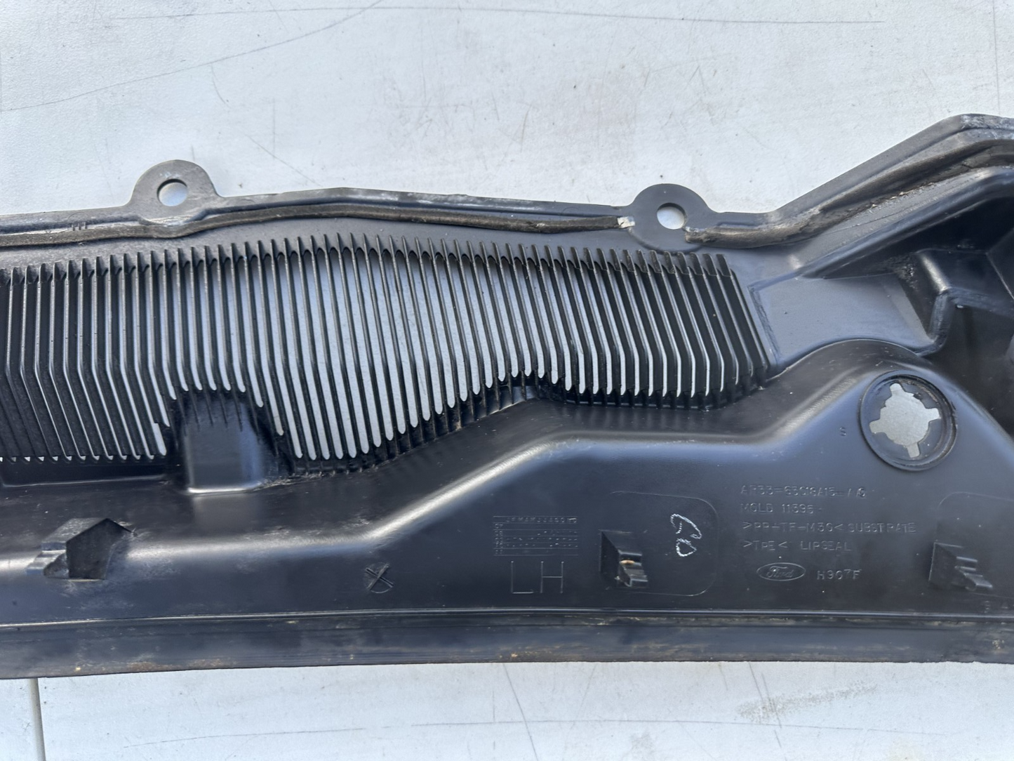 10-14 Ford Mustang LH & RH Driver Passenger Wiper Dash Top Cowl Grille Vent OEM