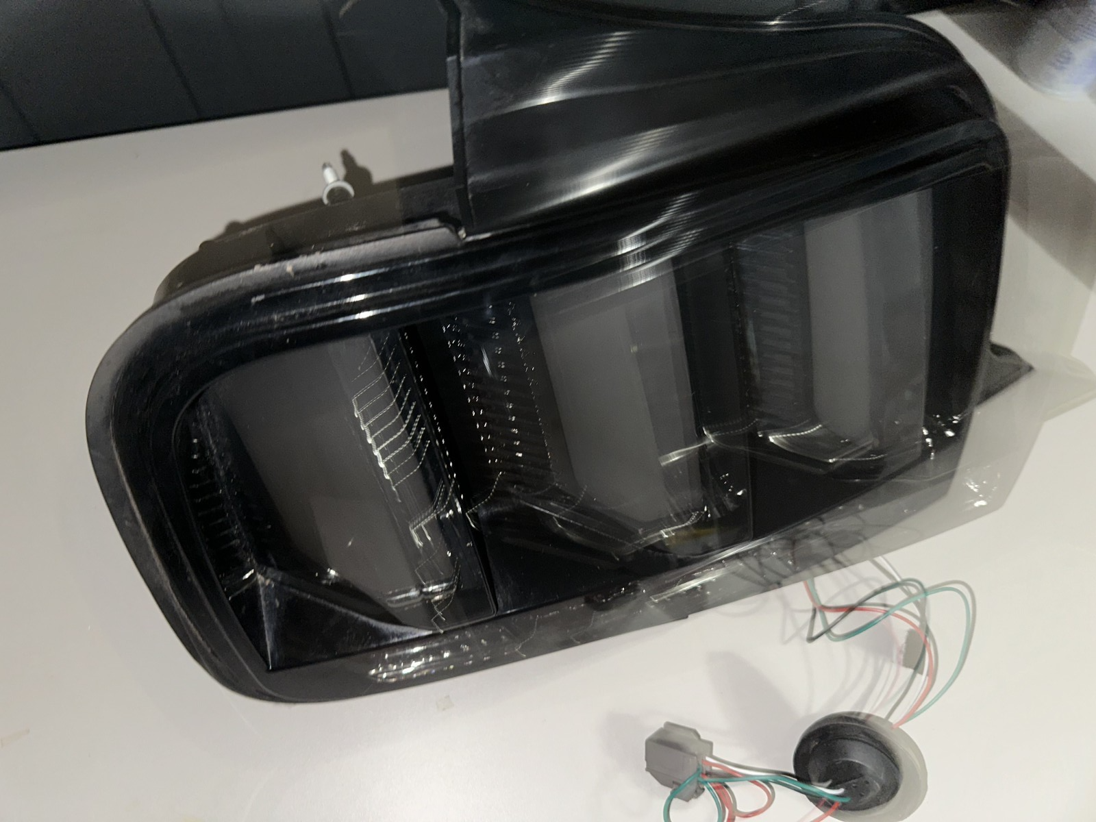 05-09 Ford Mustang LED Tail light With Wiring LH Driver With All Bulbs Working