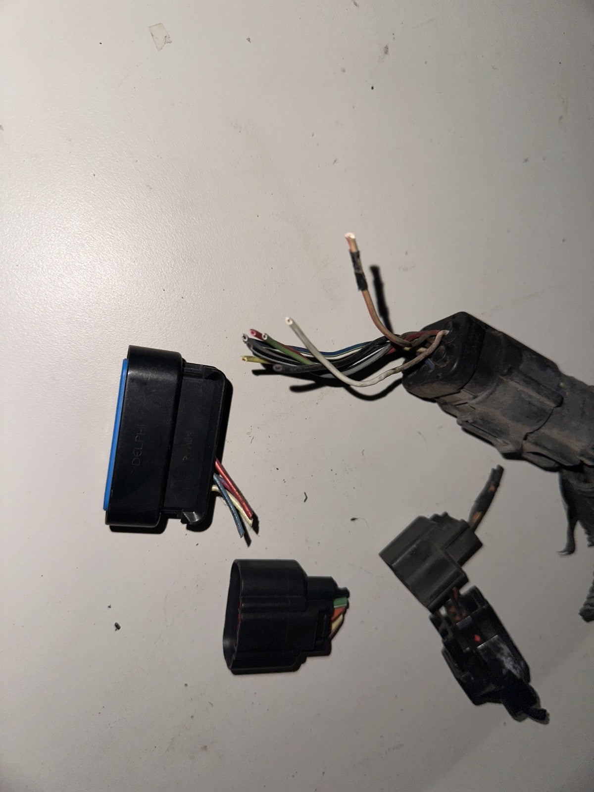 05-06 Ford Mustang Miscellaneous Eletrical Connectors Plugs OEM W/ Wires