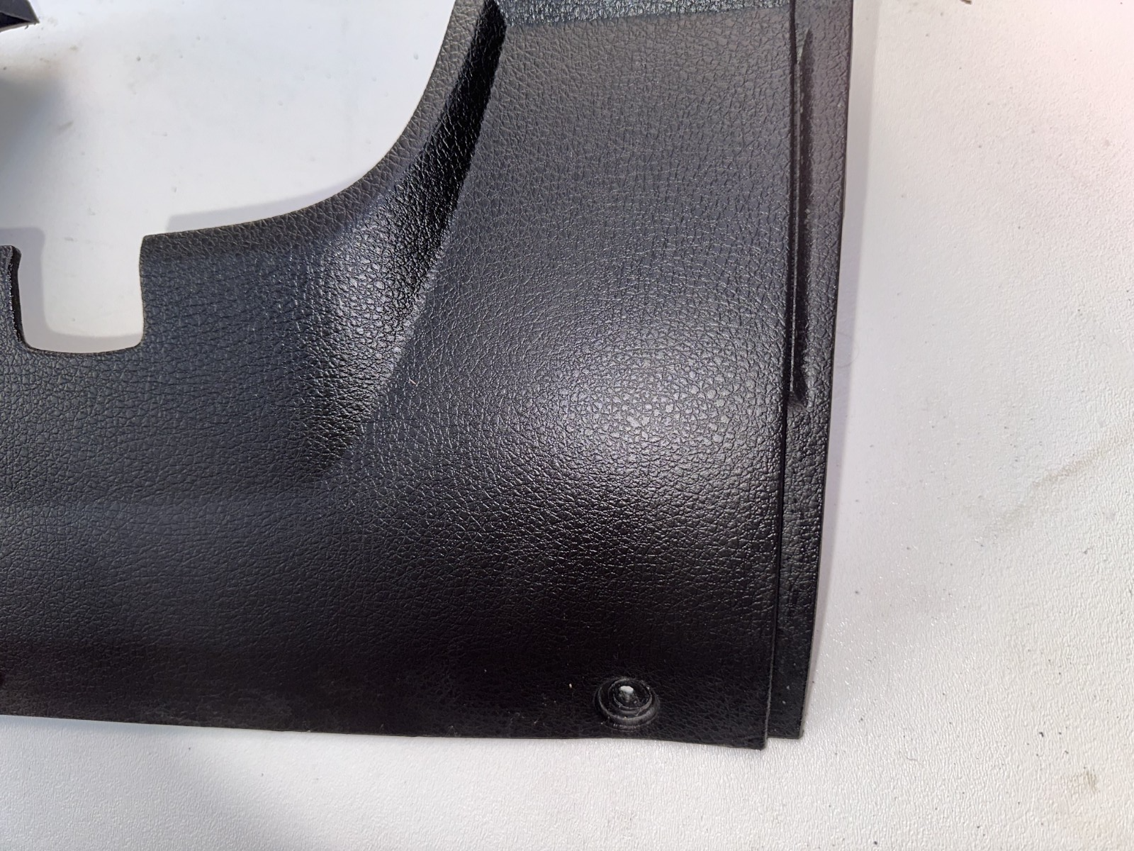 05-09 Ford Mustang Driver Lower Kick Panel Steering Column Cover OEM Black