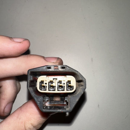 05-06 Ford Mustang Eletrical Connector Plug Clip OEM W/ Wires