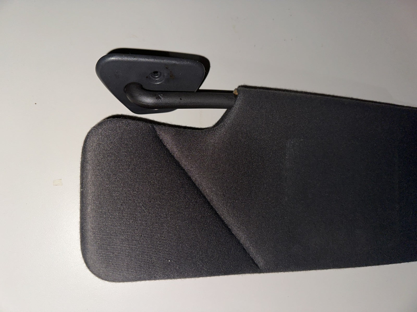 05-09 Ford Mustang Coupe Sun Visor Set Driver Passenger RH LH Black Pair OEM