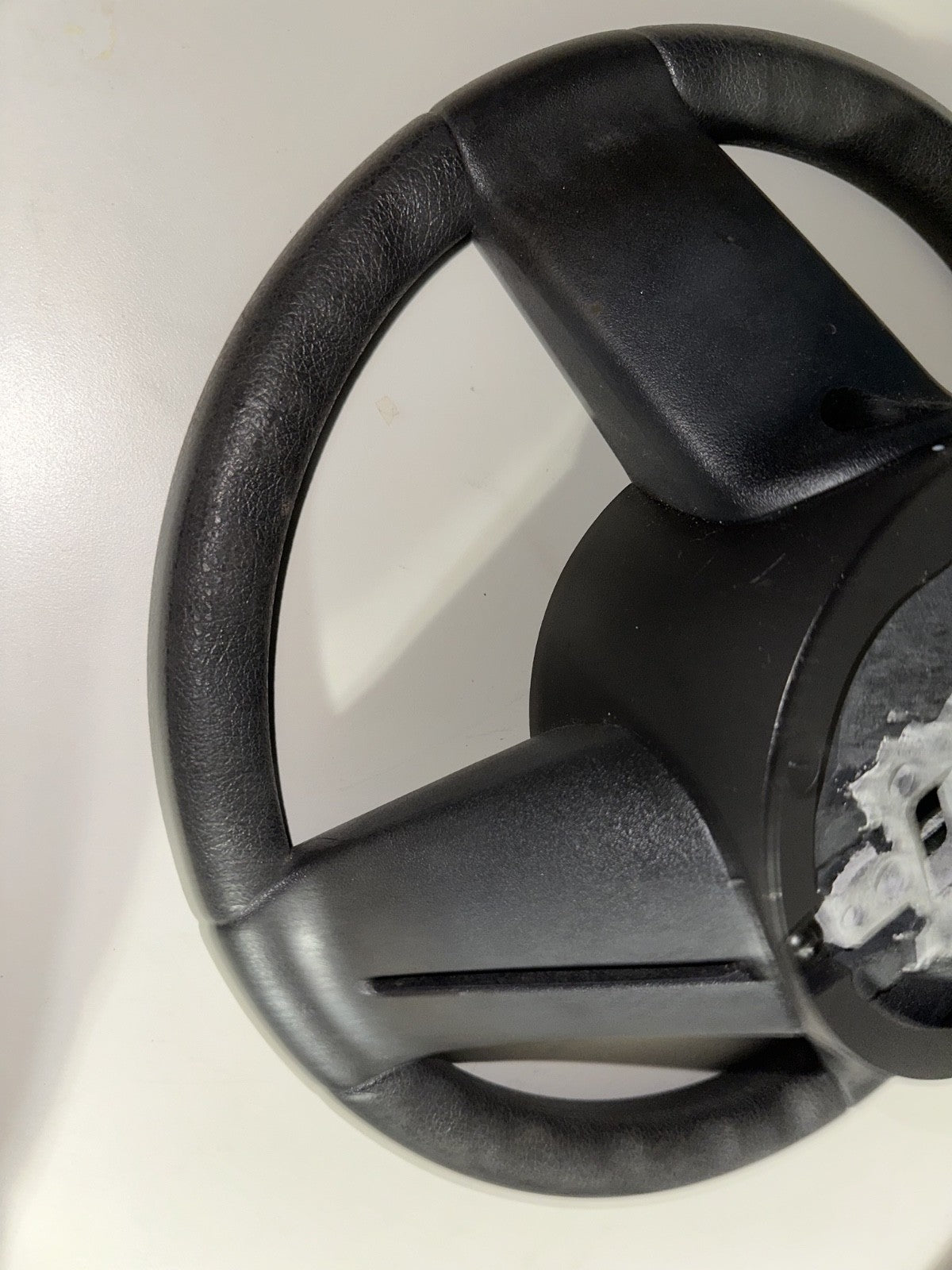 05-09 Ford Mustang Base Vinyl Steering Wheel OEM Black With Wiring