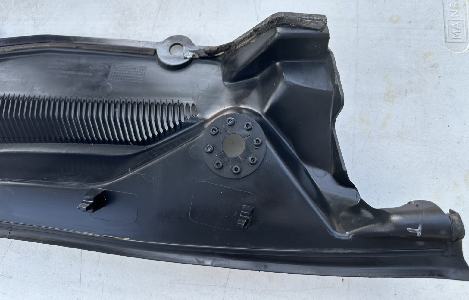 05-09 Ford Mustang LH & RH Driver Passenger Wiper Dash Top Cowl Grille Vent OEM