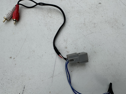 05-09 Ford Mustang Aftermarket Radio Wiring Plug W/ Shaker 500 Adapter