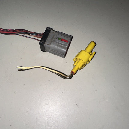 05-09 Ford Mustang Lower Front Seat Wire Plugs OEM RH Passenger